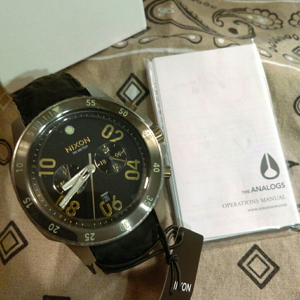 NIB Nixon Ranger Chrono Watch 44mm Black/Brass